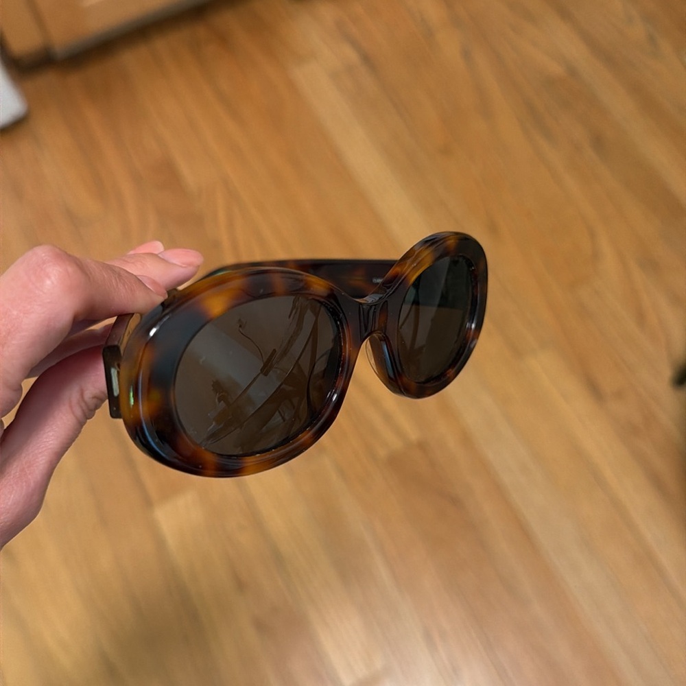 CELINE Tortoiseshell Oval Sunglasses - Brown - Picture 4 of 4